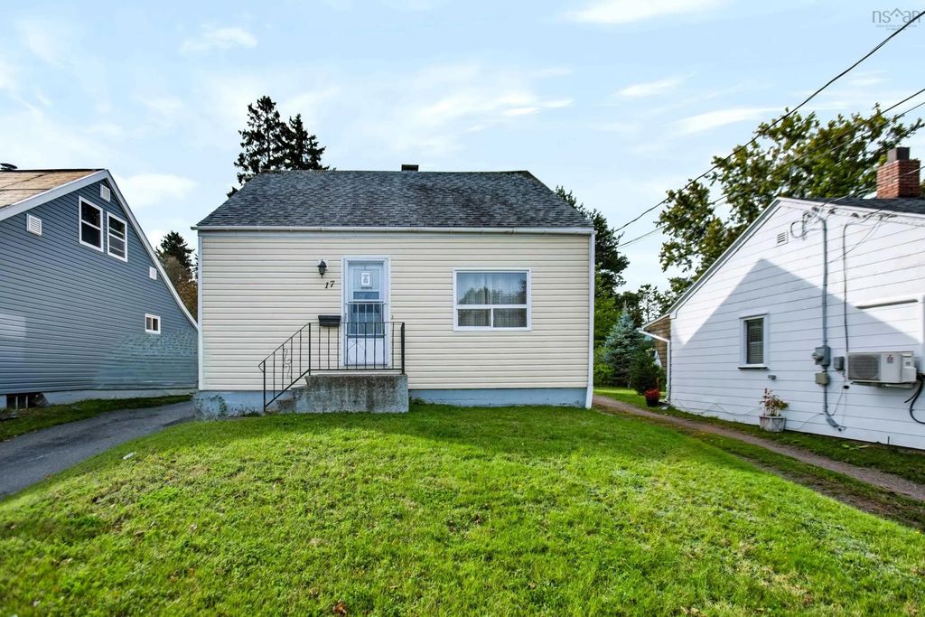 17 East Pleasant Street, Amherst