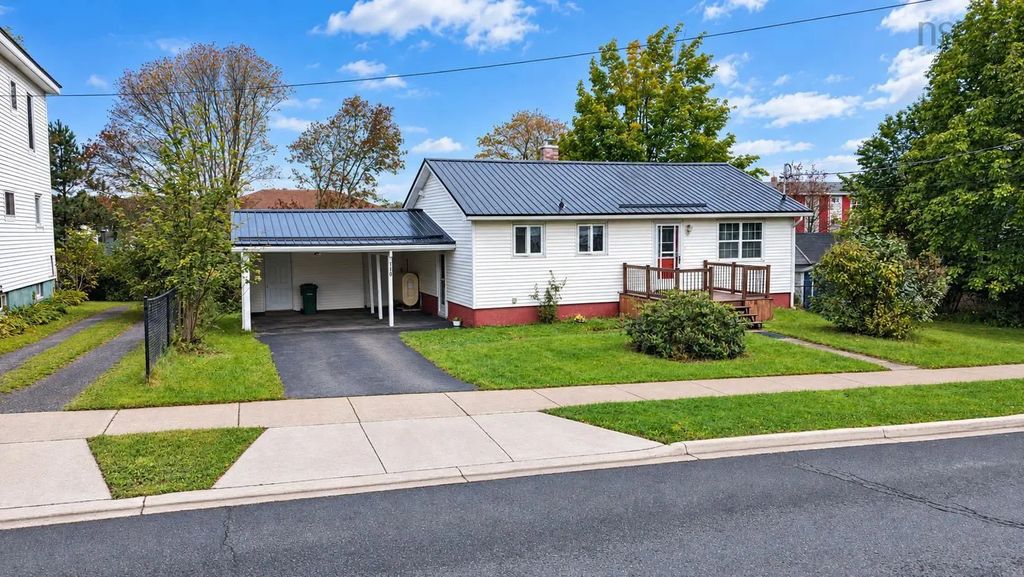 110 Park Street, Stellarton
