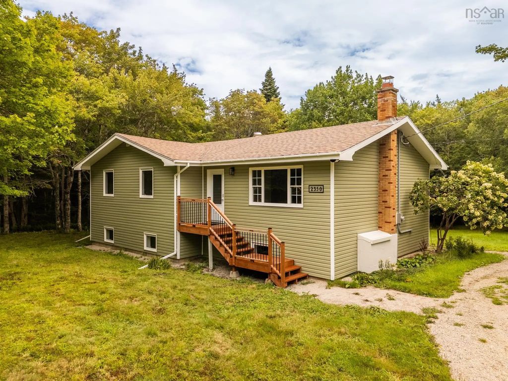 2350 Highway 1, Wellington