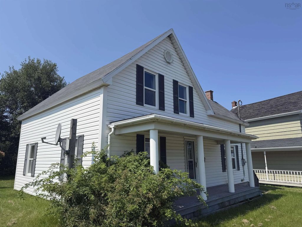 272 King Edward Street, Glace Bay