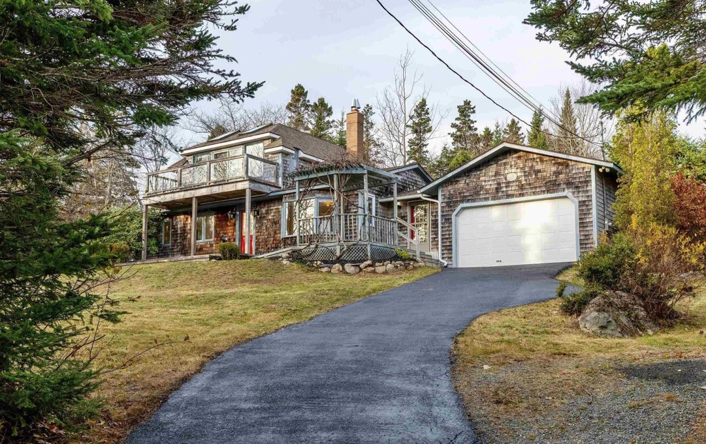 310 Hillside Drive, Boutiliers Point