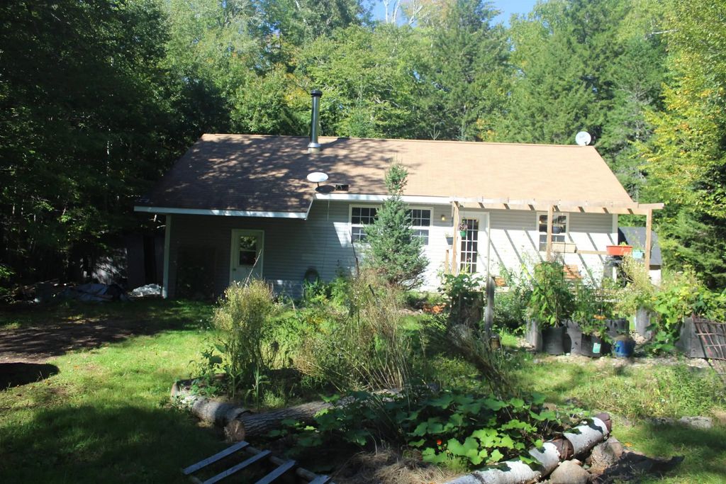 602 Lakecrest Road, Springfield