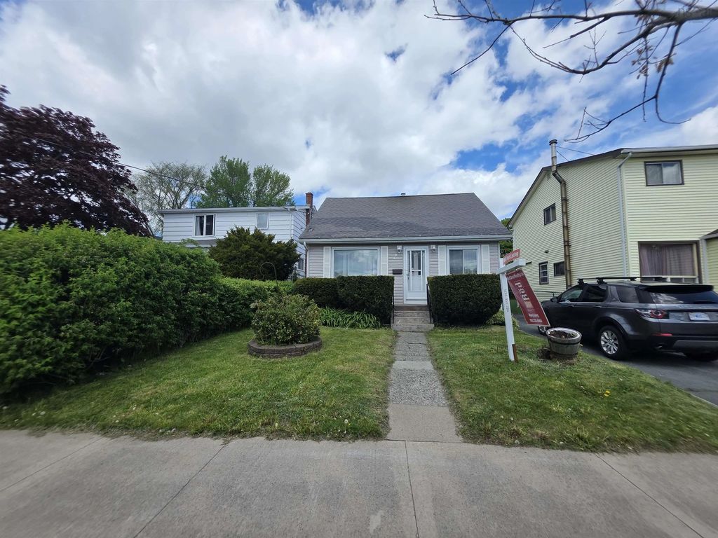 2883 Connaught Avenue, Halifax