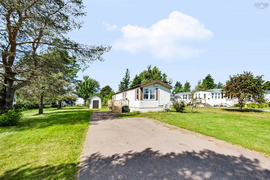 2 Costin Drive, Amherst