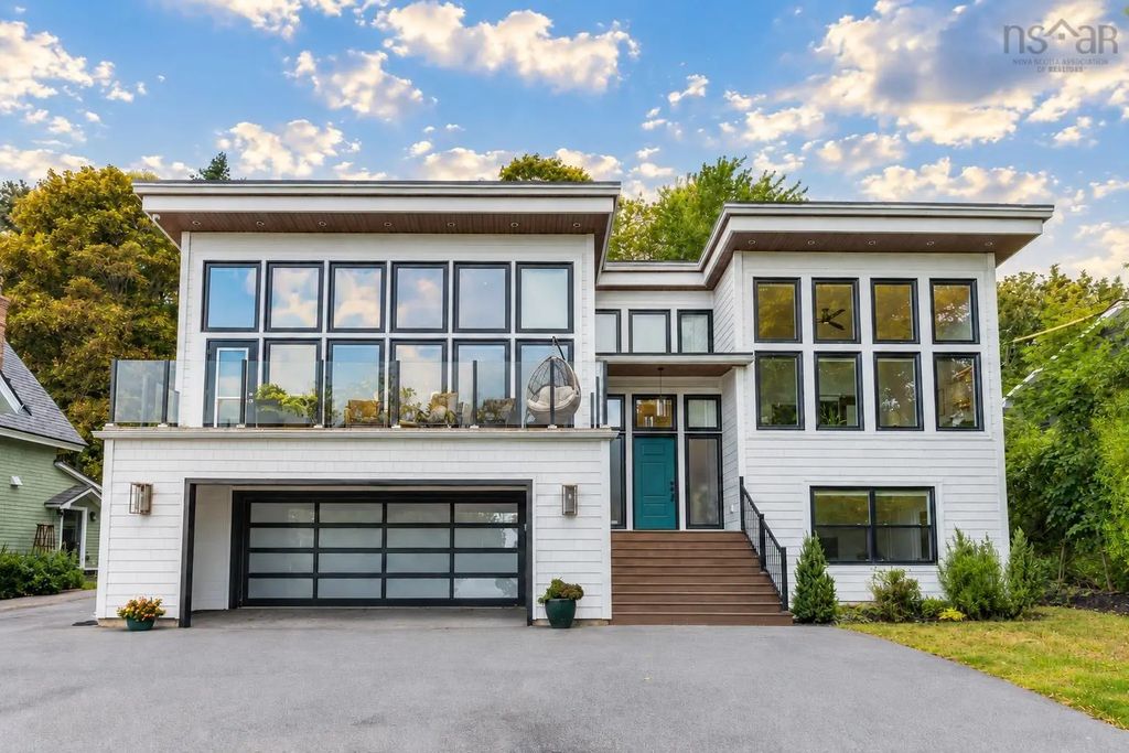 8 First Avenue, Bedford