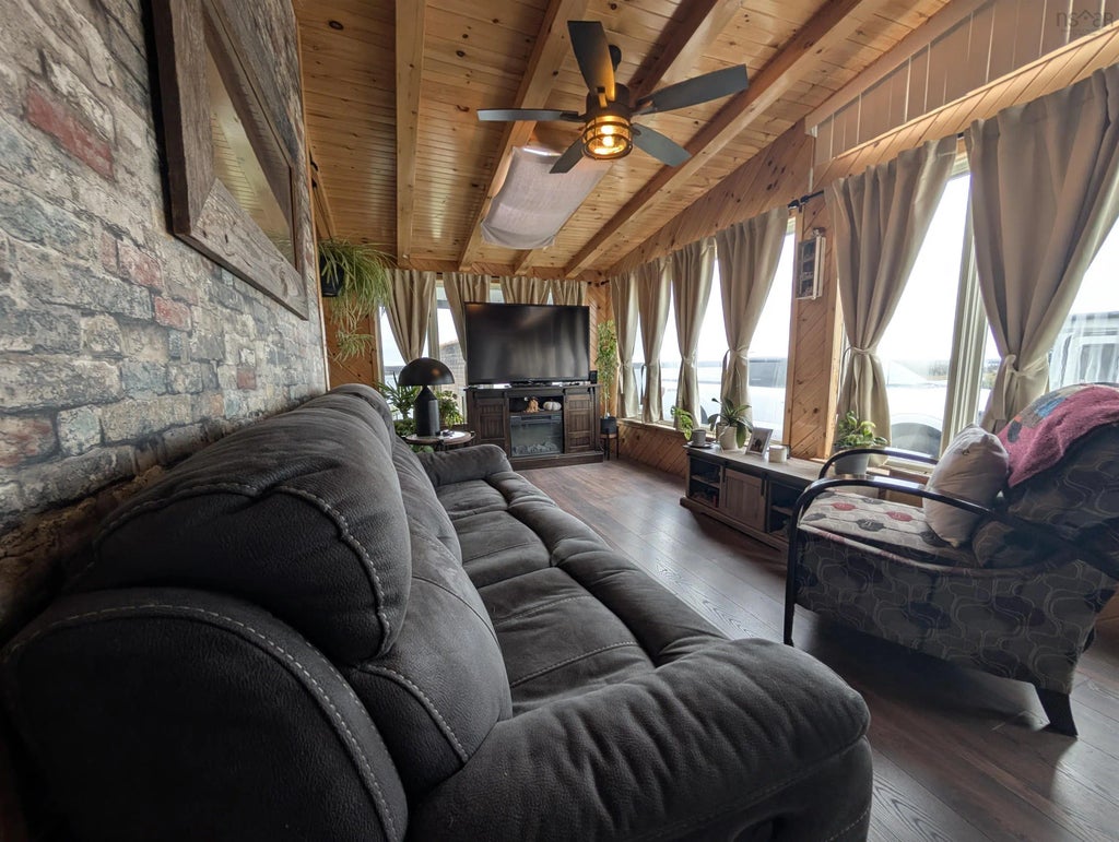 637 Highway 335, West Pubnico