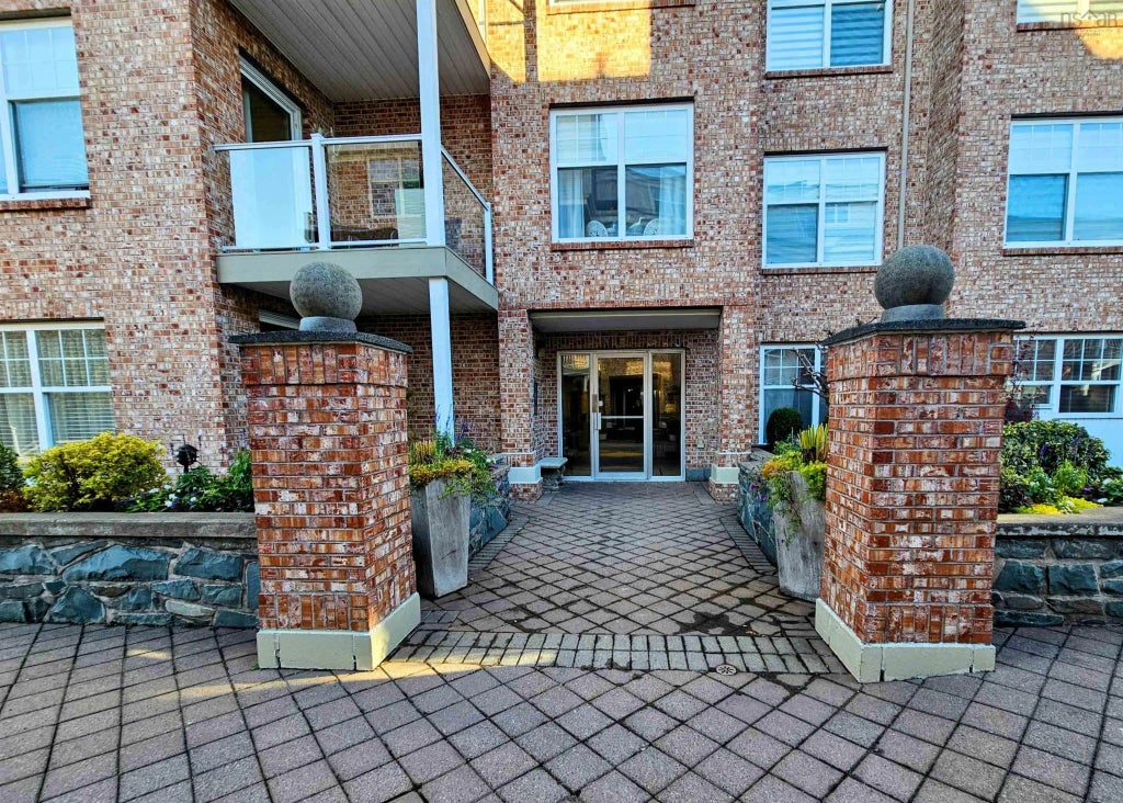 103 30 Waterfront Drive, Bedford