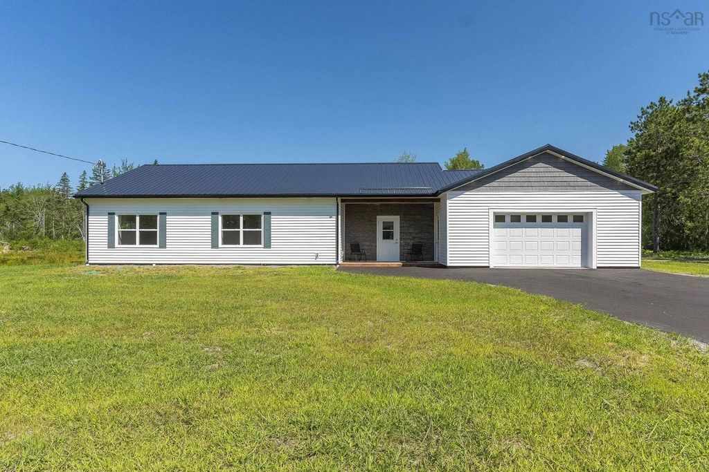 233 Hall Road, South Greenwood