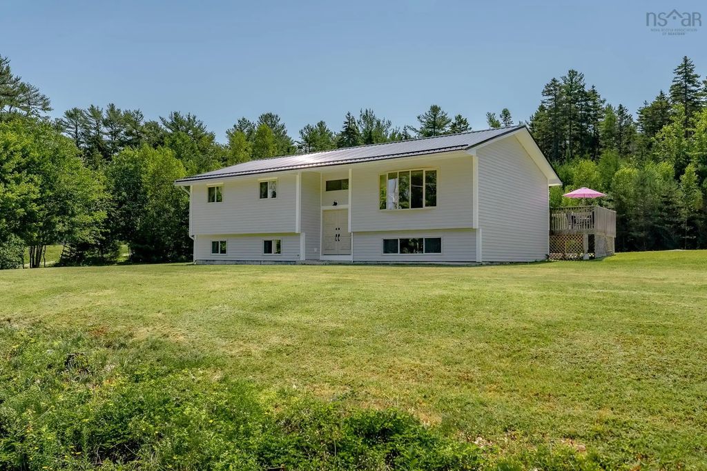 128 Middle River Road, Marriotts Cove