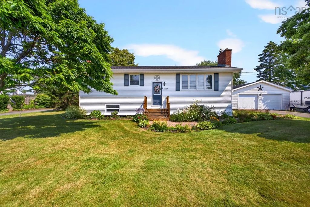 12221 Highway 2, Lower Onslow