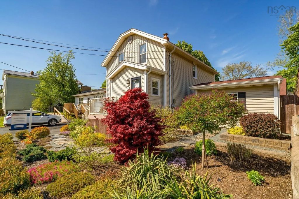 8 Eaton Avenue, Dartmouth
