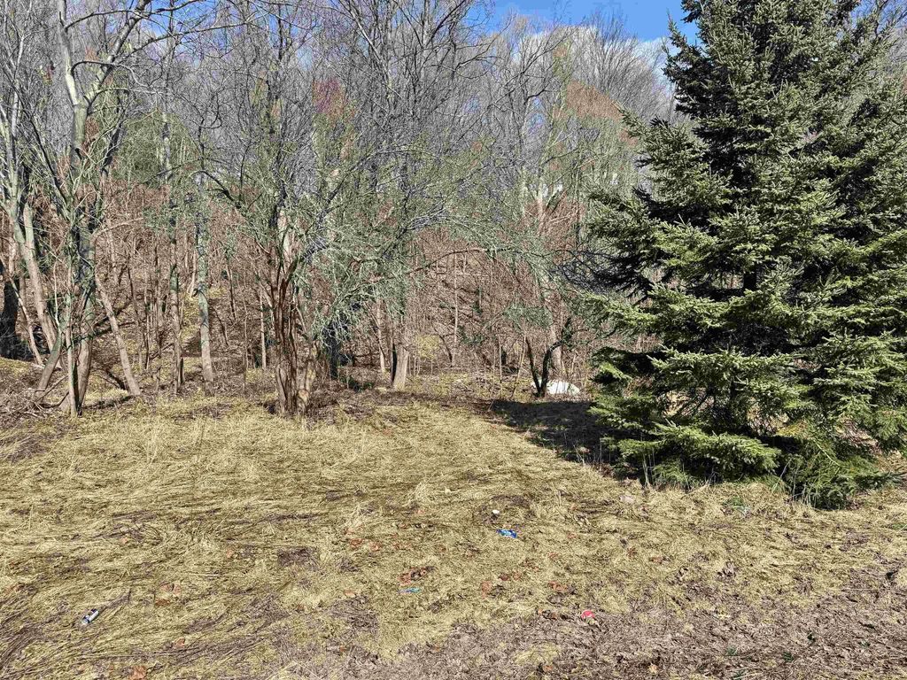 Lot Munroe Avenue, New Glasgow