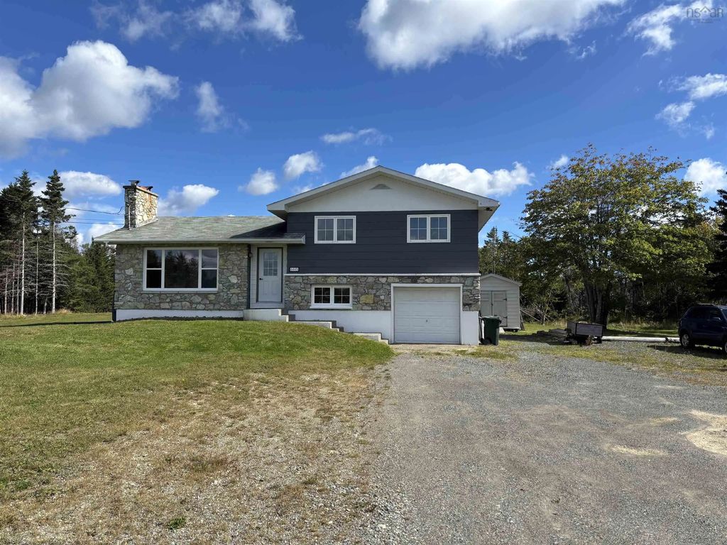 6445 Louisbourg Hwy., Catalone