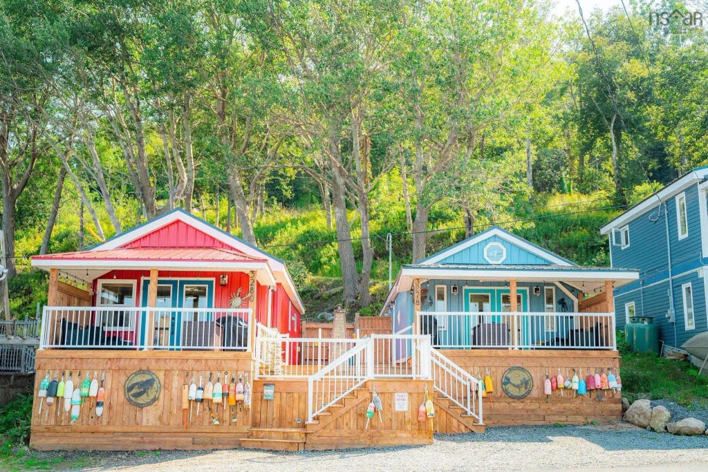 A & B 3278 & 3280 Long Point Road, Harbourville