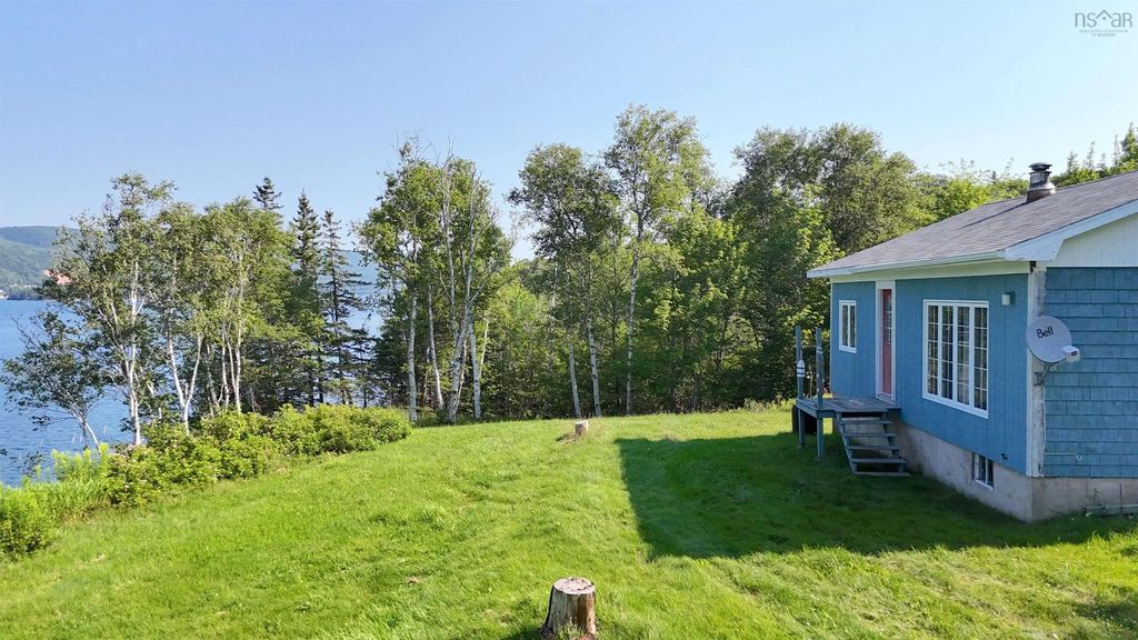 11805 Kempt Head Road, Boularderie Centre