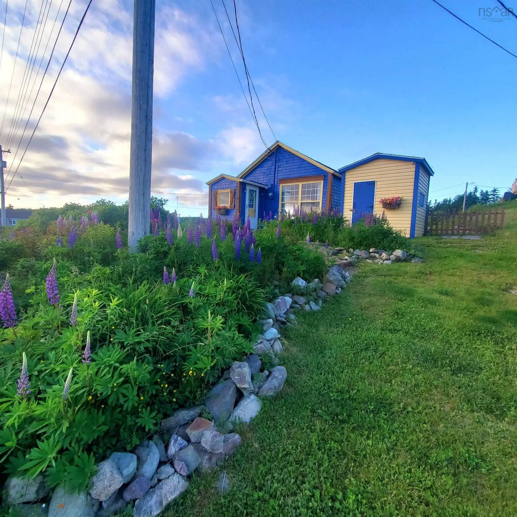 101 Havenside Road, Louisbourg