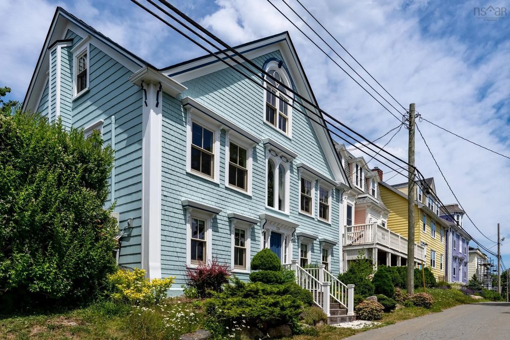 129 Townsend Street, Lunenburg