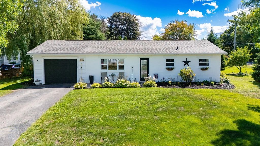 35 Pleasant Street, Wolfville