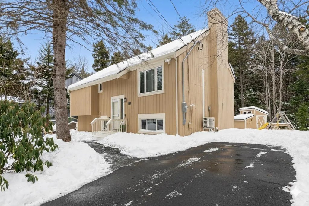 49 Village Crescent, Bedford