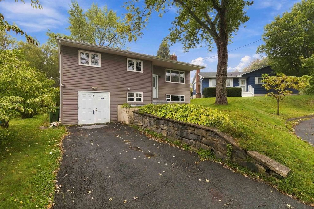 6 Sandra Crt, Woodlawn