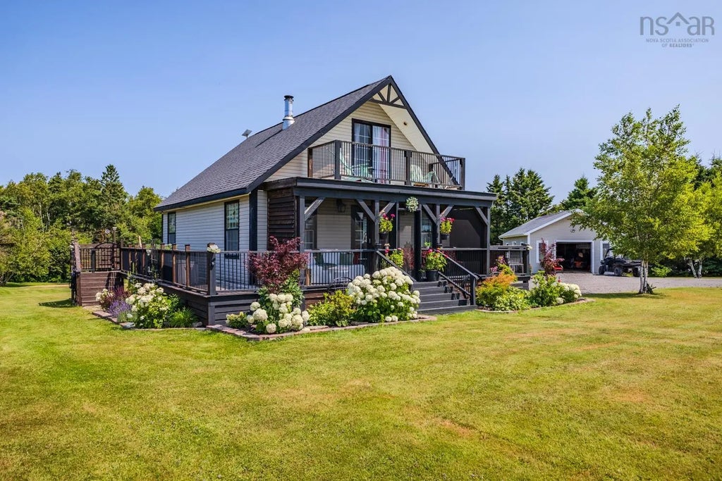 1923 Fox Harbour Rd, Fox Harbour