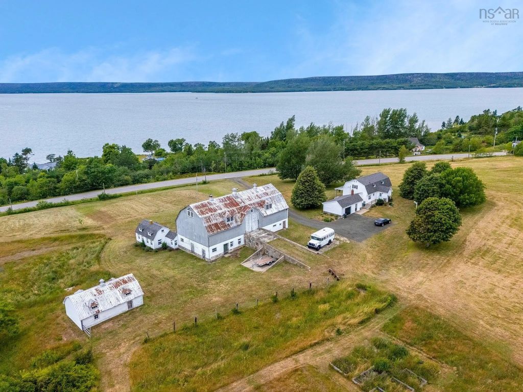 1896 Highway 1, Clementsport