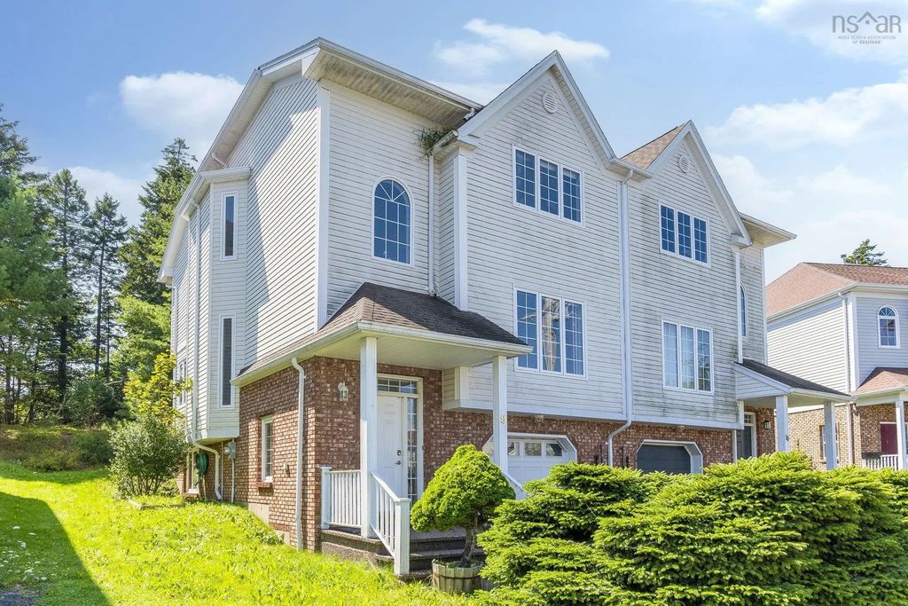 8 Wembley Place, Halifax