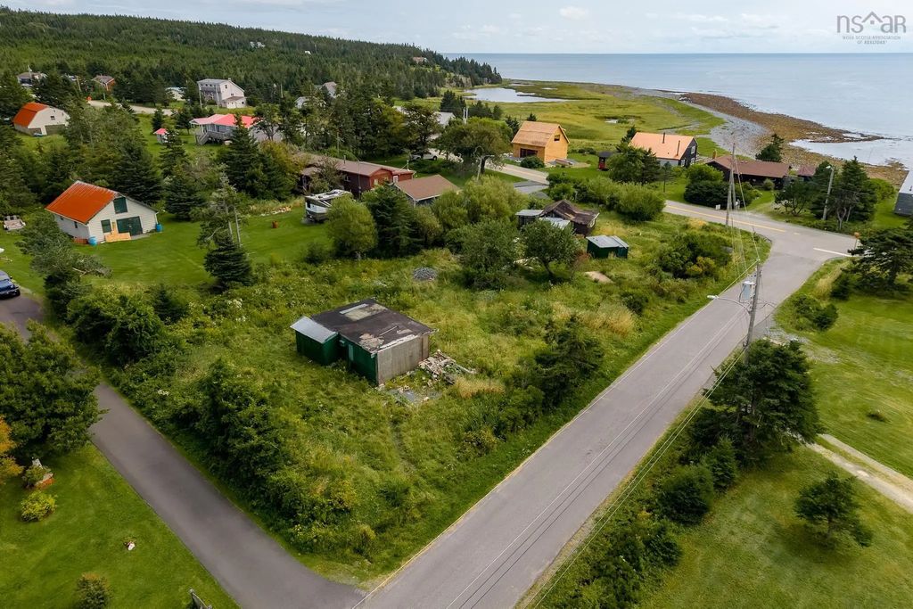 Tanner Avenue, Lawrencetown