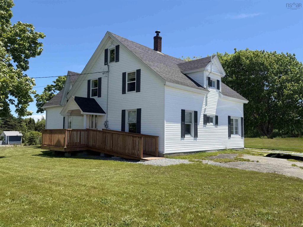 45 Franks Road, West Pubnico