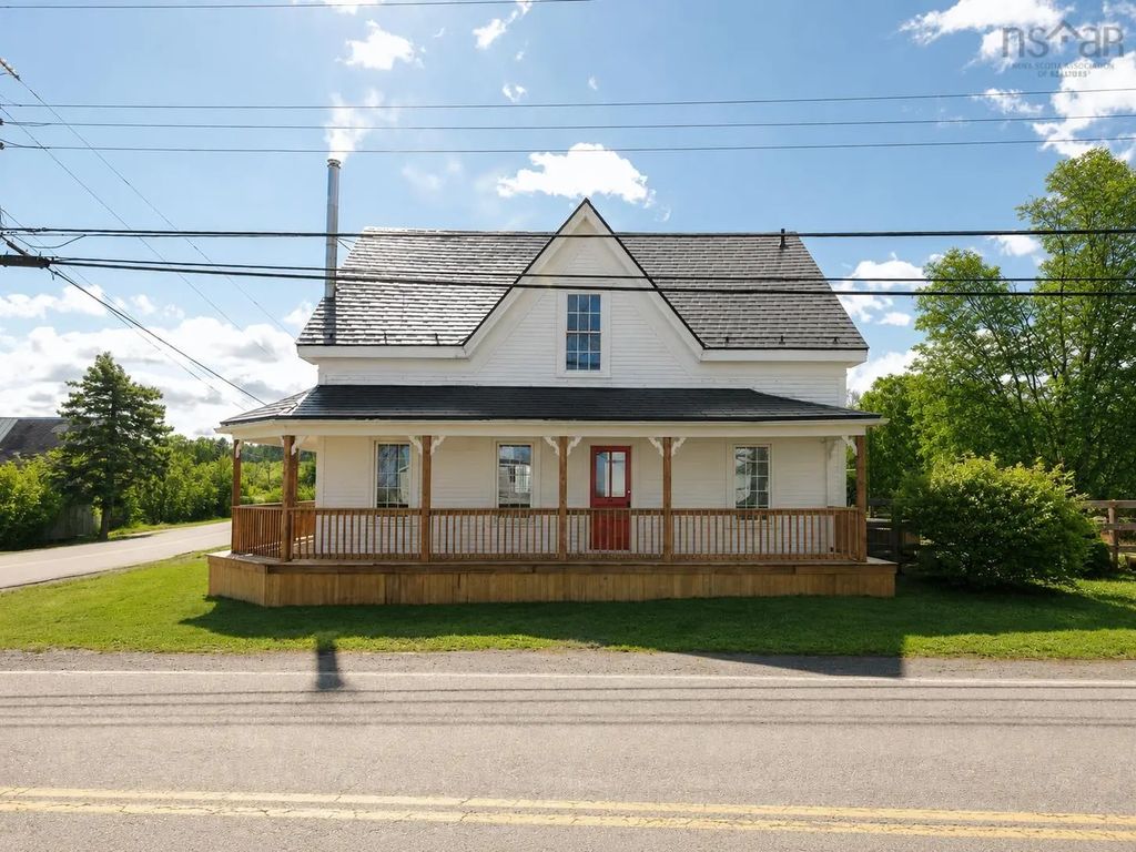 2133 New Cheverie Road, Cheverie