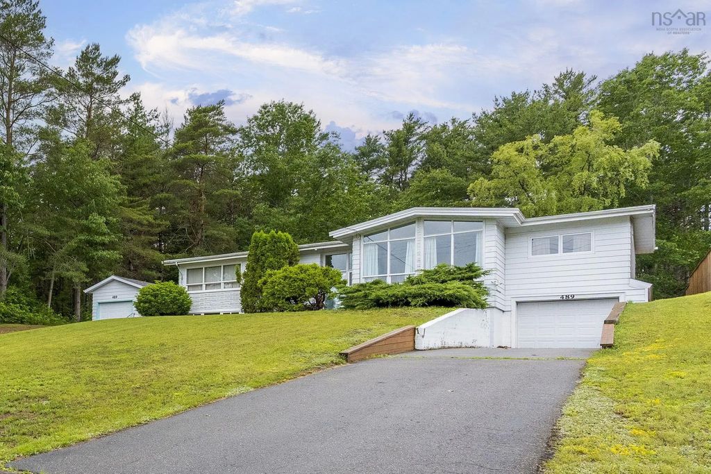 489 Pine Ridge Avenue, Kingston