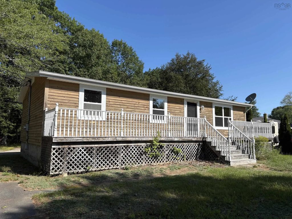 1 Pinecrest Drive, Middleton