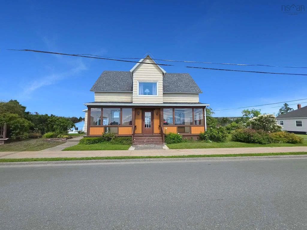 7590 Main Street, Louisbourg