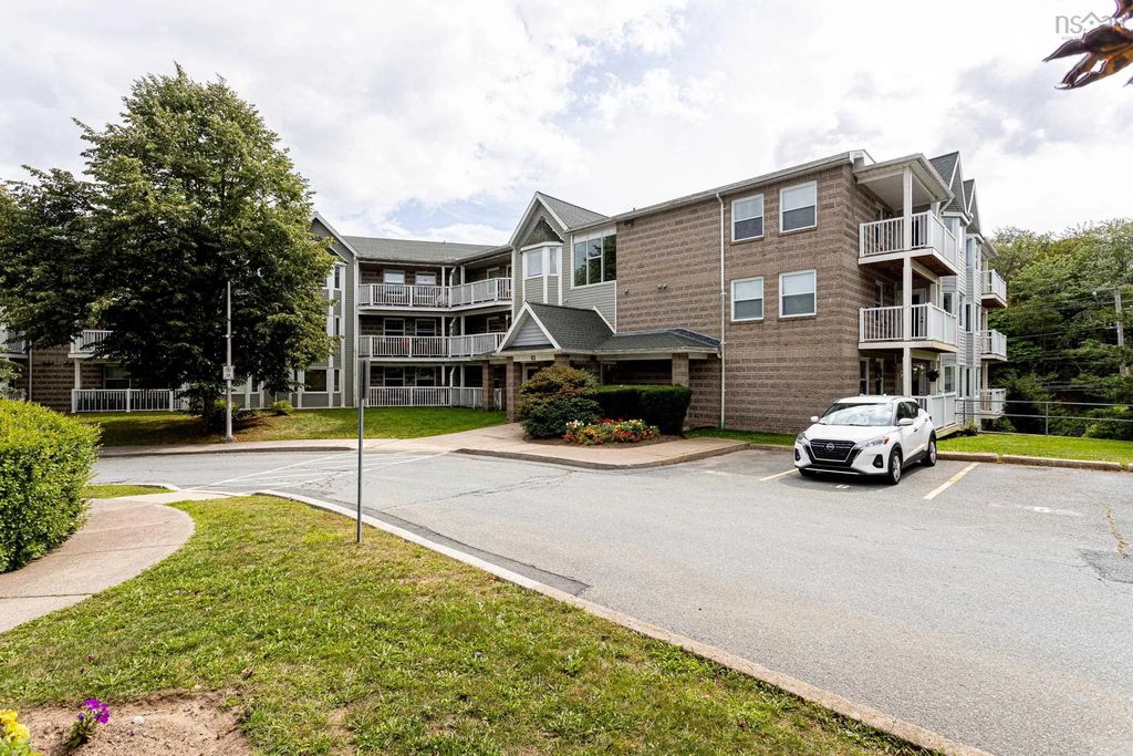 312 83 Kearney Lake Road, Halifax
