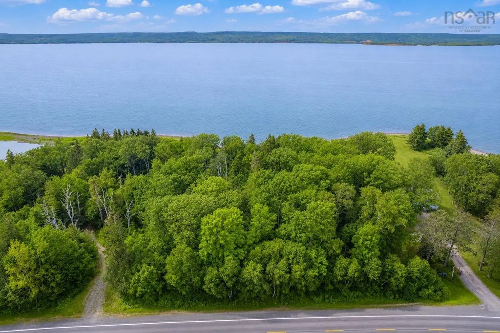 7498 East Bay Highway, Big Pond