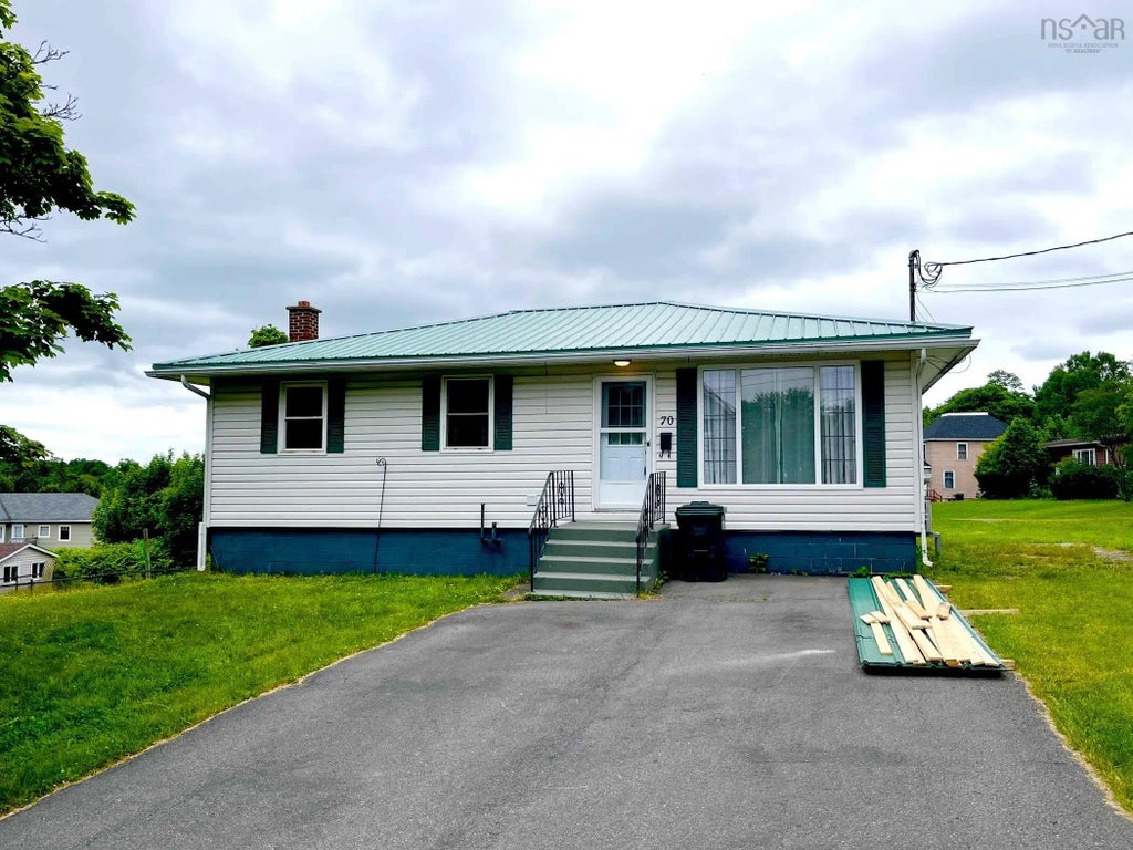 70 Croft Street, Amherst