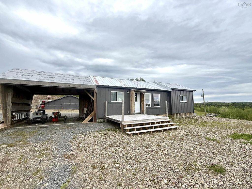 1000 Lake Road, Smithfield
