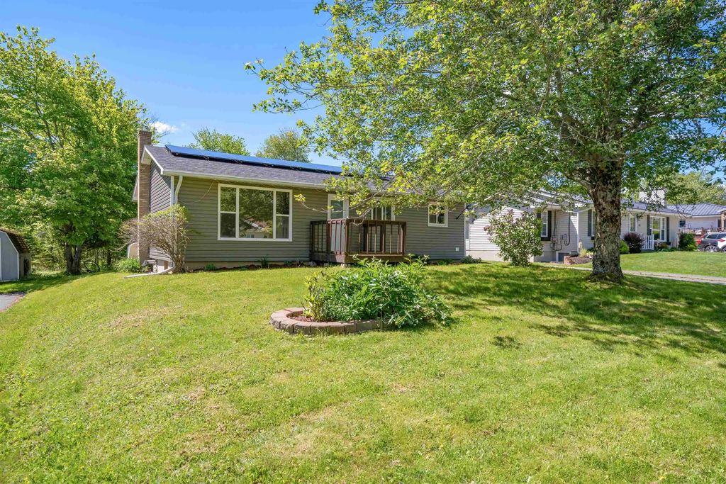 125 Oxford Street, Stellarton