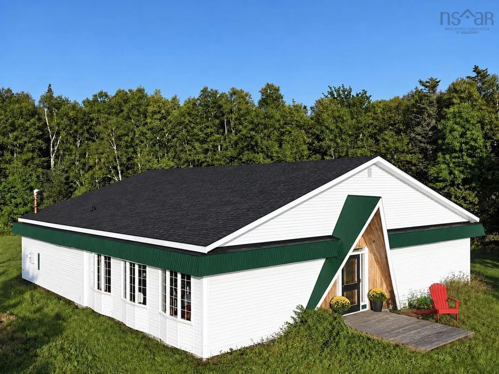 16552 Highway 19, Inverside