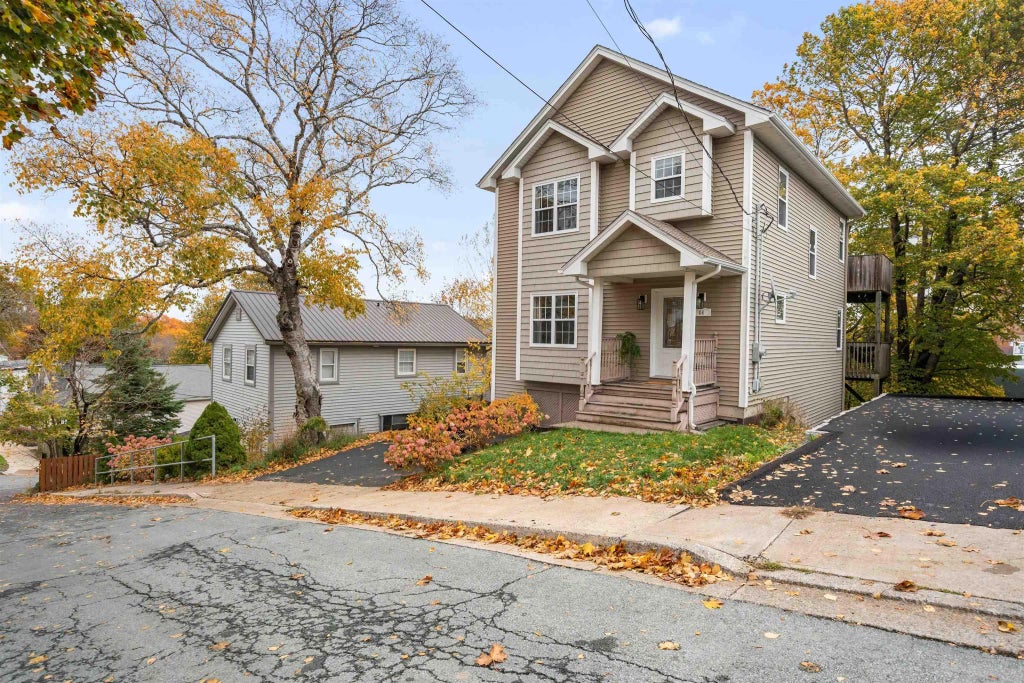 64 Rose Street, Dartmouth