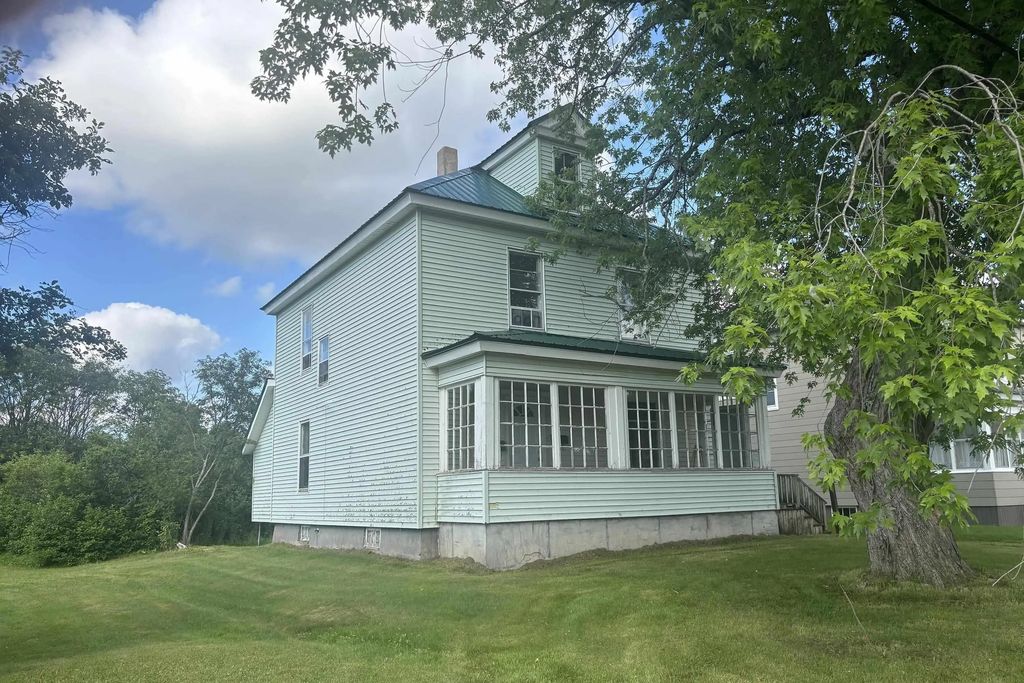 37 Russell Street, Amherst