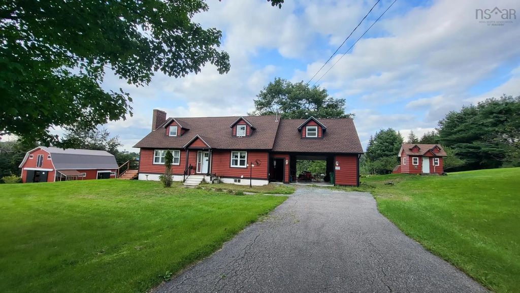 424 Gabriel Road, Falmouth