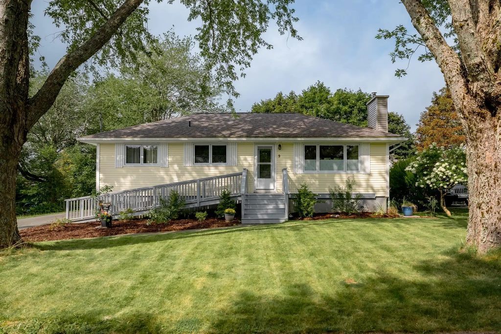 9 Brookhouse Road, Dartmouth