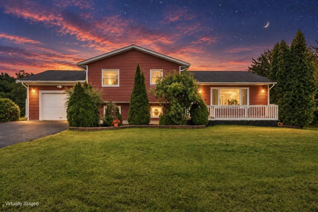 106 Geiger Drive, Wilmot