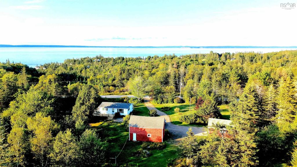 1005 West Halls Harbour Road, Halls Harbour