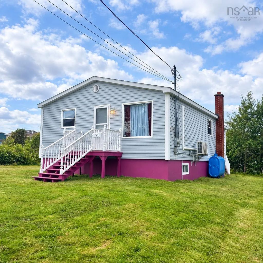 743 Maple Street, New Waterford