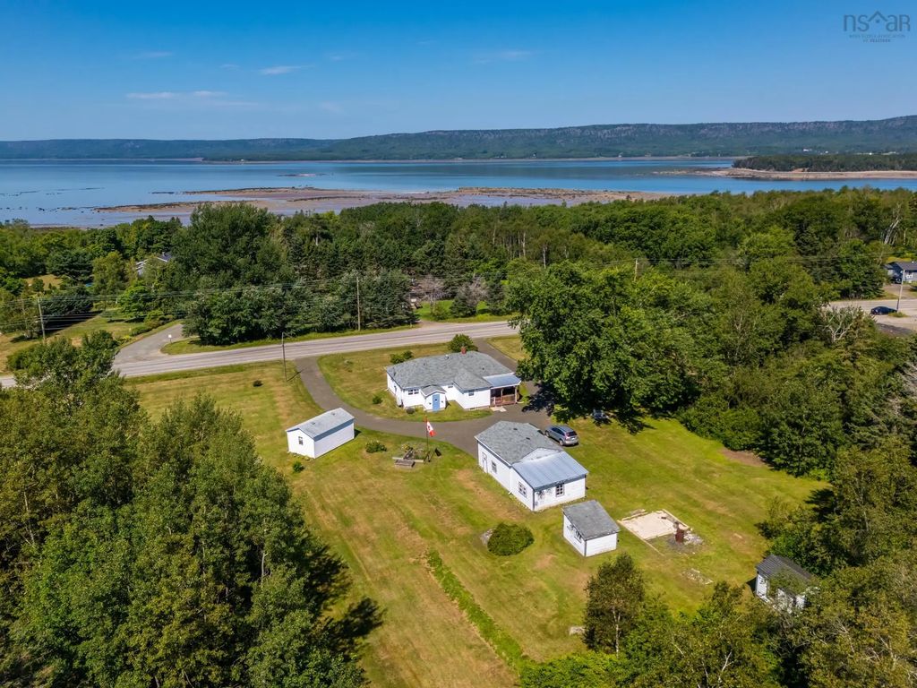 2252 Highway 1, Upper Clements