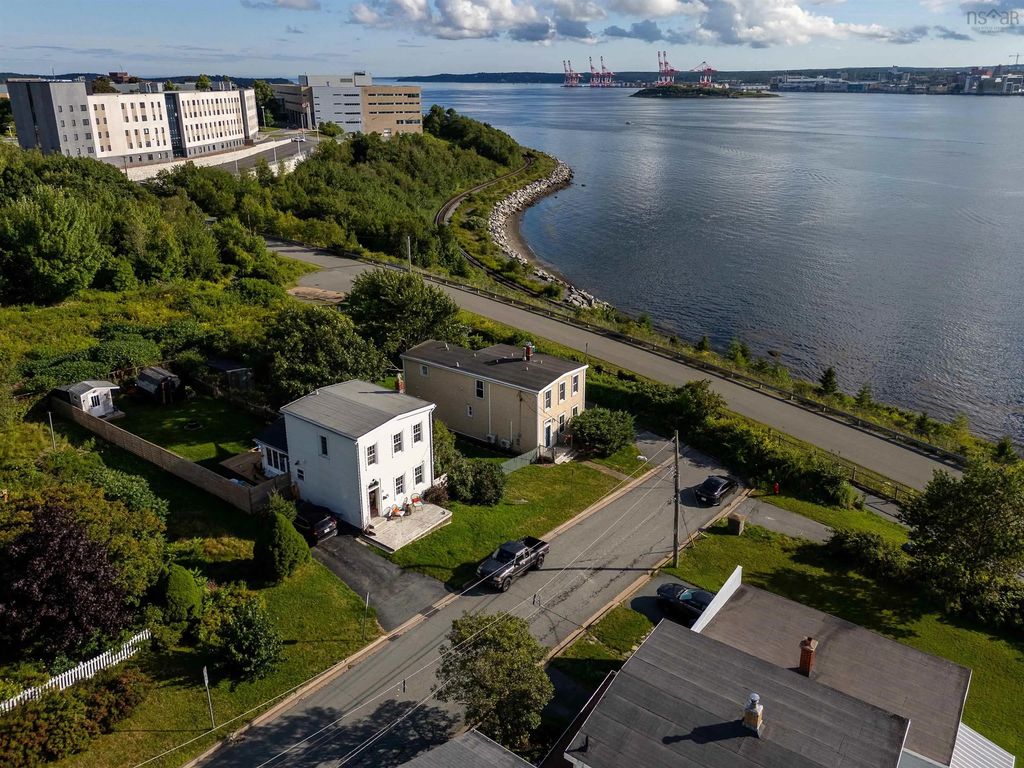 33 Cuisack Street, Dartmouth