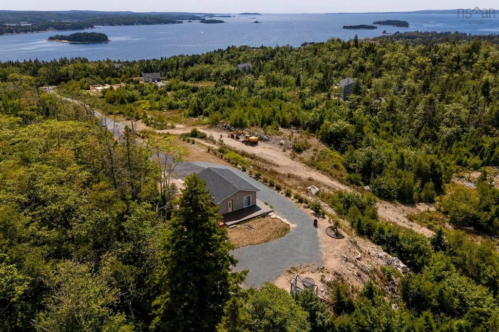 166 Hillside Drive, Boutiliers Point