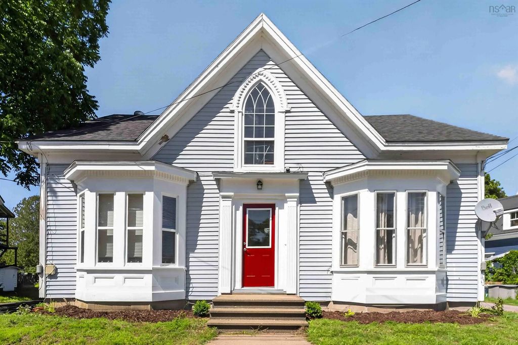 525 Main Street, Lawrencetown